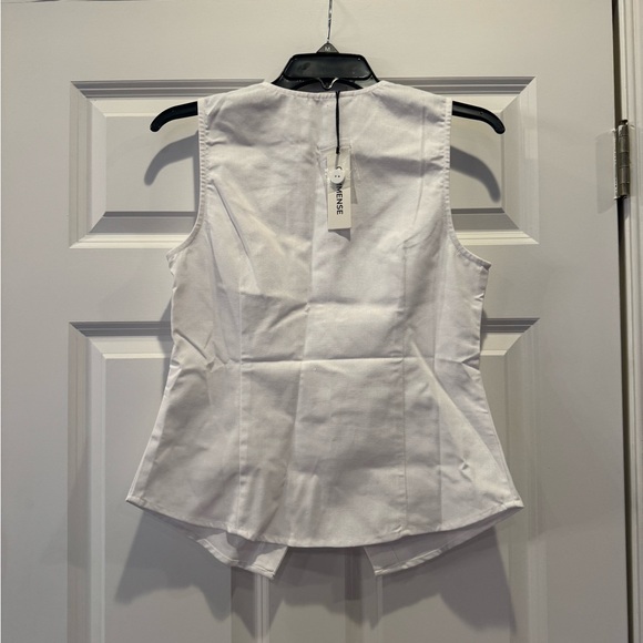 Commense Button Up Tank Top - Picture 2 of 2